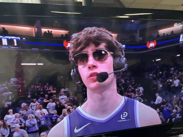 国王队核心雷诺自比文班亚马约基奇，彰显球队