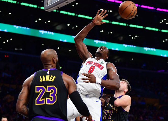 活塞核心康宁汉姆确诊气胸，季后赛前景蒙阴影