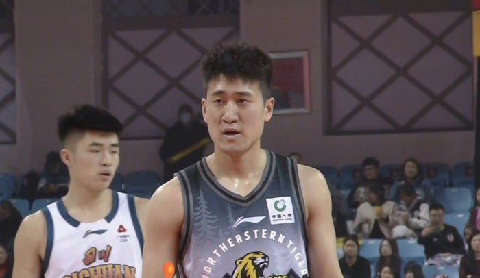 CBA常规赛五场对决：福建终结青岛连胜，吉林大