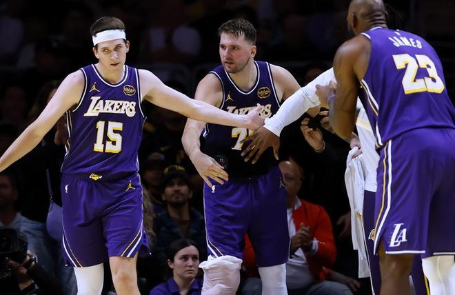 湖人核心里夫斯赛季报销或成交易筹码 三大强队