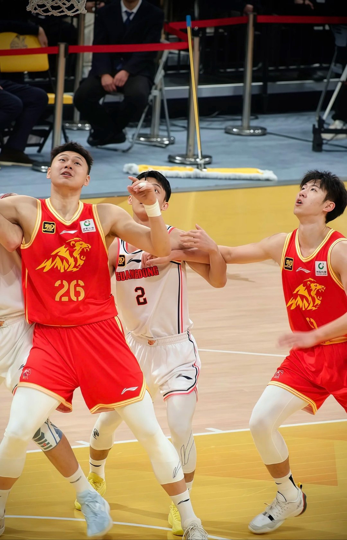 CBA季后赛次轮赛制缩水引争议，广厦险胜或成历
